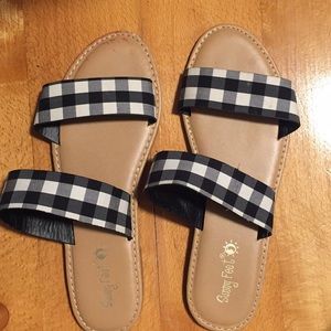 Checkered sandals